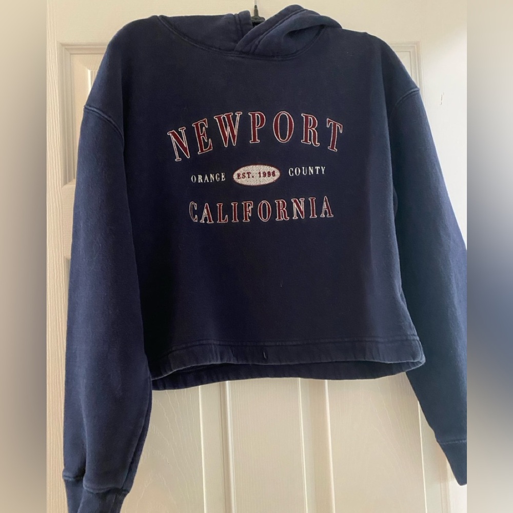 Garage Cropped Hoodie